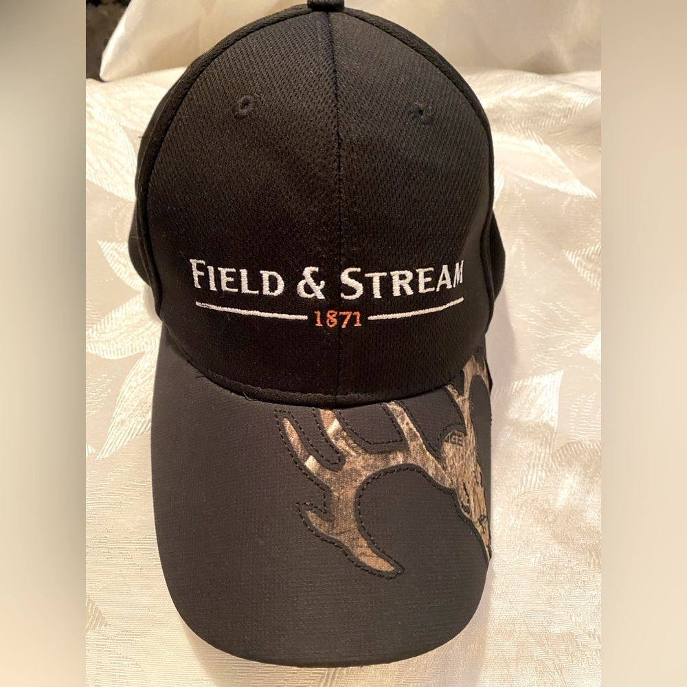 Ball cap. Field and stream 1871.